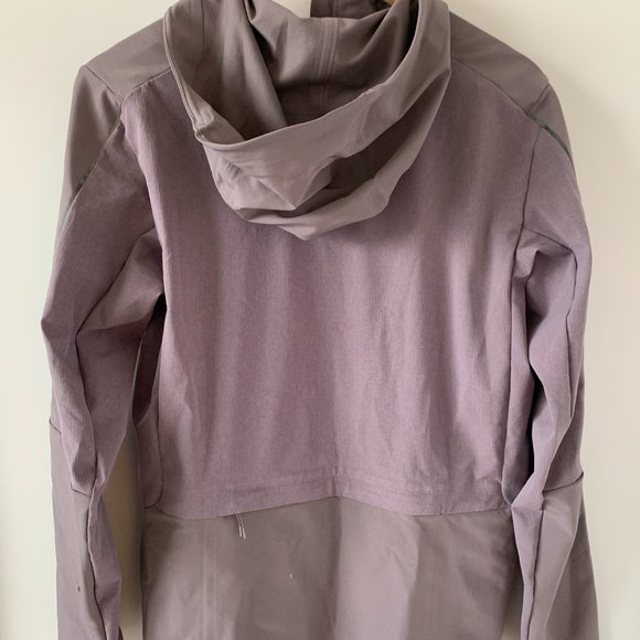 Lululemon: Light purple Jacket sz: s - Picture 2 of 2